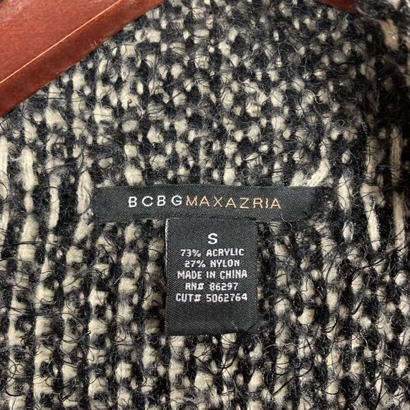 BCBGMAXAZARIA Soft Fuzzy Waterfall Ooen Sweater Pocket Cardigan Sz Small Women - Picture 6 of 12